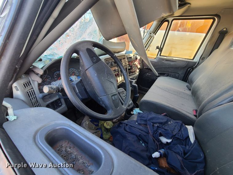 image for item DH7035 2014 International DuraStar  utility bed