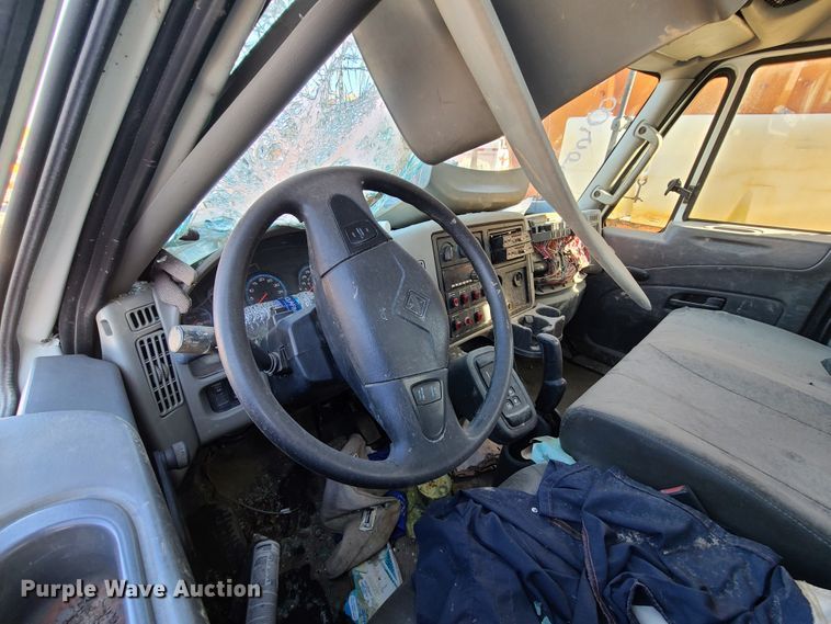 image for item DH7035 2014 International DuraStar  utility bed