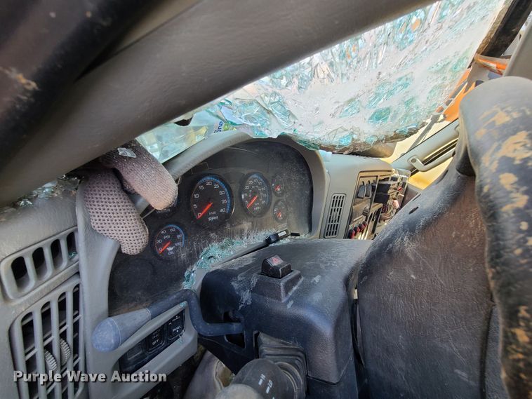 image for item DH7035 2014 International DuraStar  utility bed