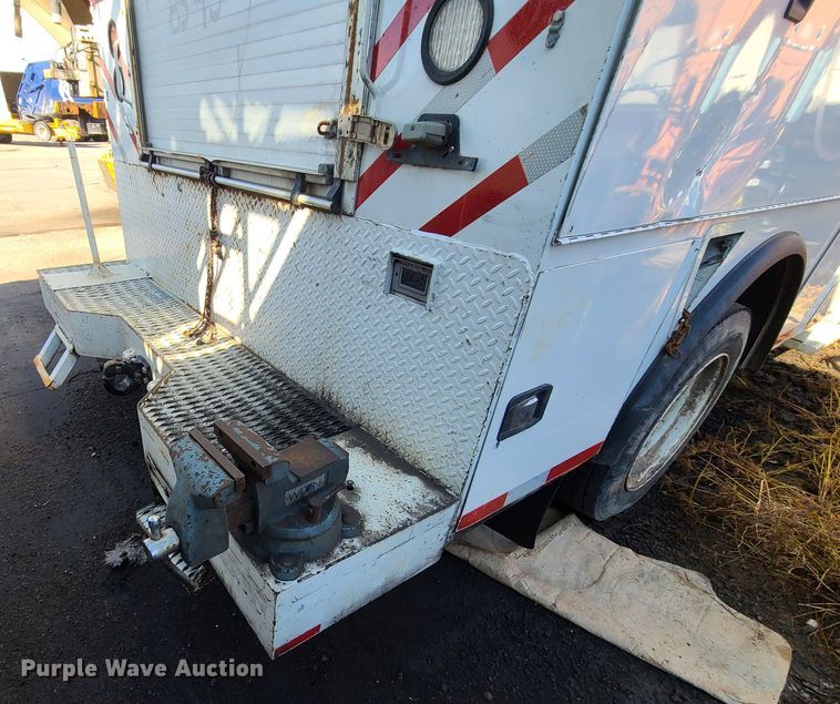 image for item DH7035 2014 International DuraStar  utility bed