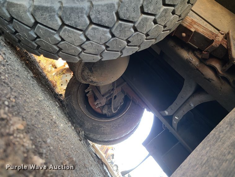 image for item DH7035 2014 International DuraStar  utility bed