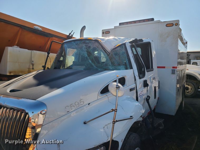 image for item DH7035 2014 International DuraStar  utility bed