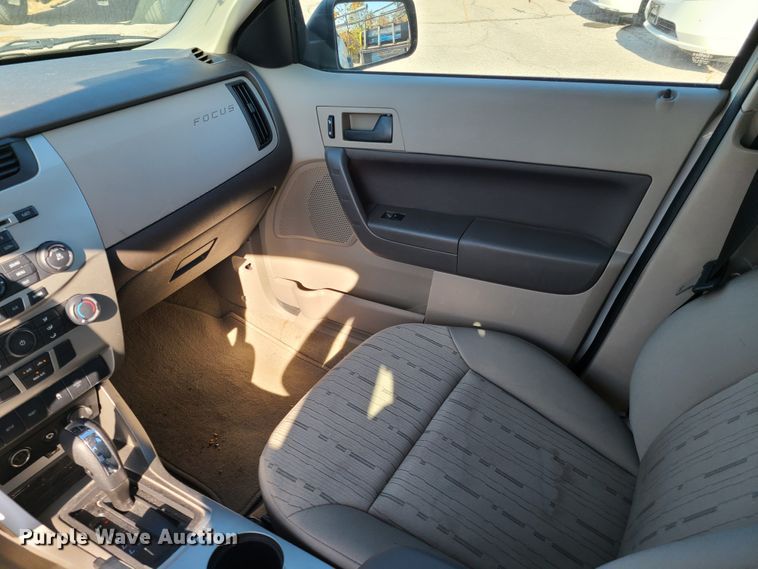 image for item DH7043 2011 Ford Focus