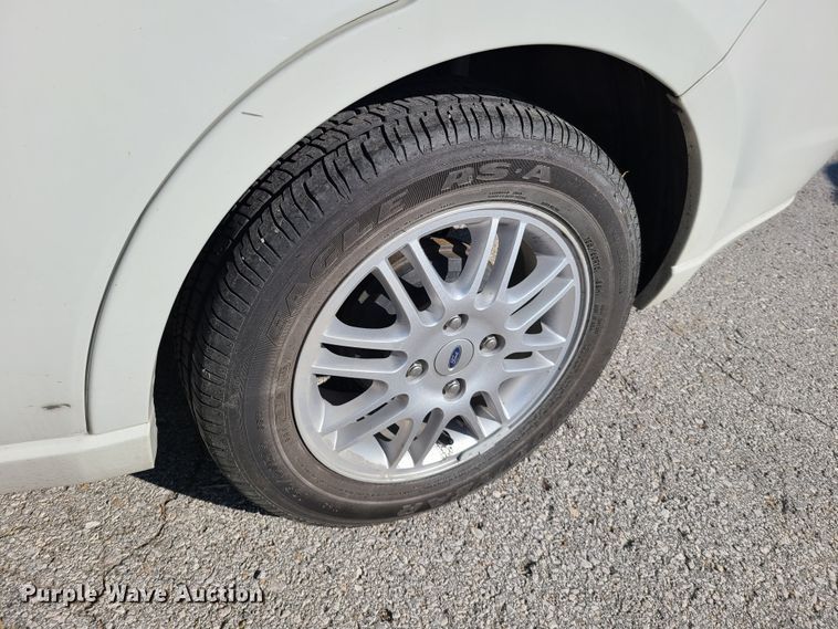 image for item DH7043 2011 Ford Focus