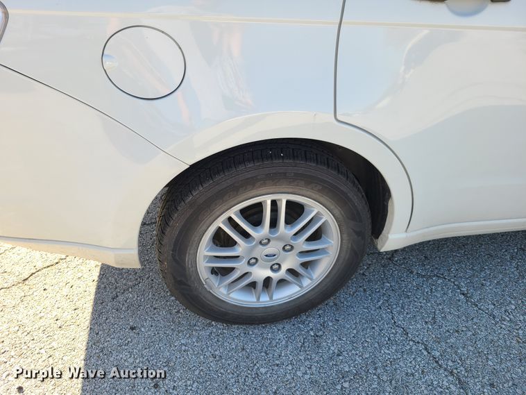 image for item DH7043 2011 Ford Focus