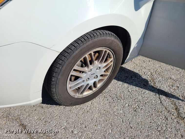 image for item DH7043 2011 Ford Focus