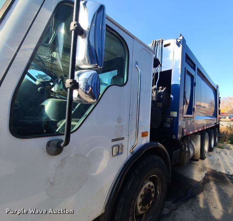 image for item DH7053 2006 Freightliner Condor  refuse truck