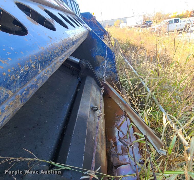 image for item DH7053 2006 Freightliner Condor  refuse truck