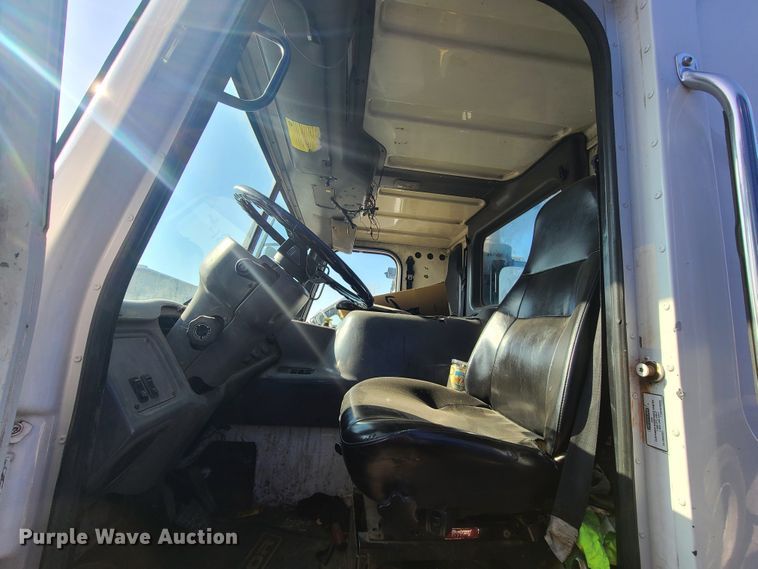 image for item DH7053 2006 Freightliner Condor  refuse truck