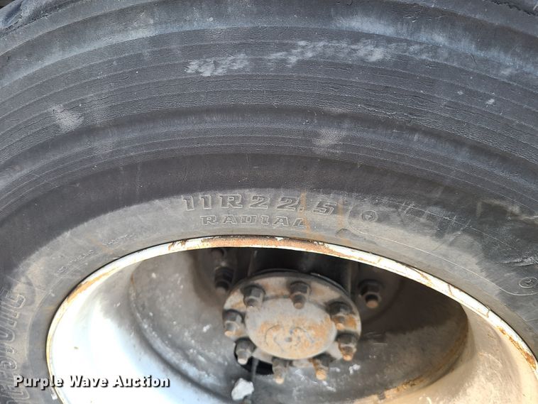 image for item DH7053 2006 Freightliner Condor  refuse truck