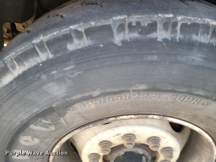 image for item DH7053 2006 Freightliner Condor  refuse truck