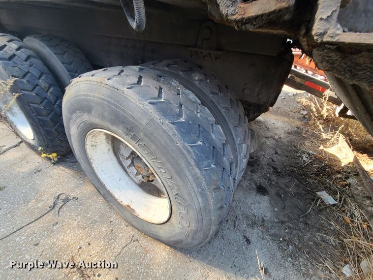 image for item DH7054 2006 Freightliner Condor  refuse truck