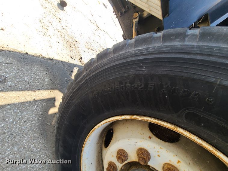 image for item DH7054 2006 Freightliner Condor  refuse truck