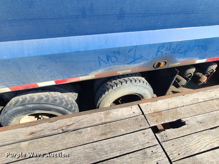 image for item DH7054 2006 Freightliner Condor  refuse truck