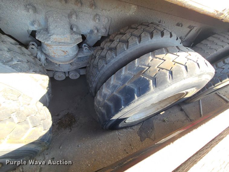 image for item DH7054 2006 Freightliner Condor  refuse truck