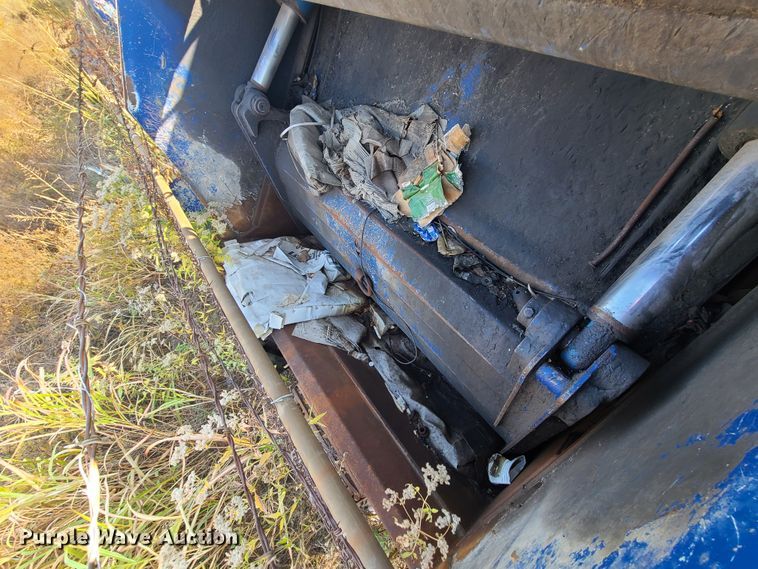 image for item DH7054 2006 Freightliner Condor  refuse truck