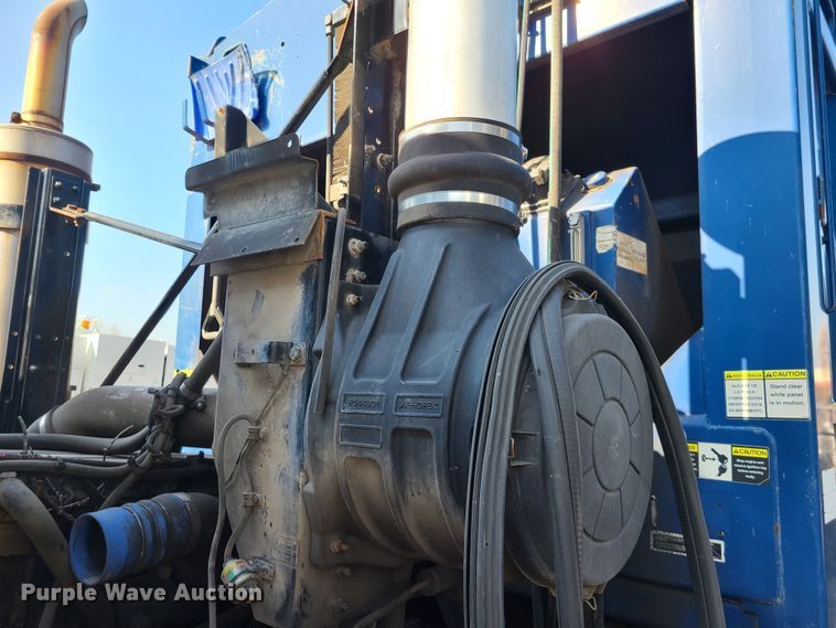 image for item DH7054 2006 Freightliner Condor  refuse truck