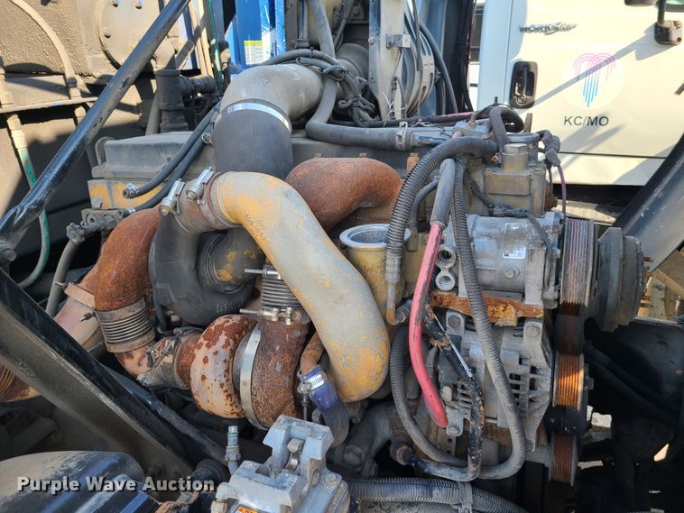 image for item DH7054 2006 Freightliner Condor  refuse truck