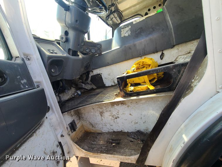 image for item DH7054 2006 Freightliner Condor  refuse truck