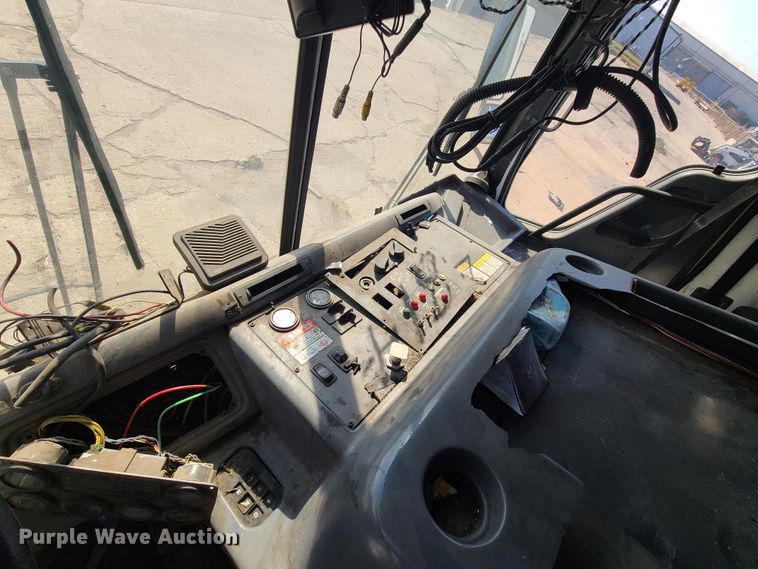 image for item DH7054 2006 Freightliner Condor  refuse truck