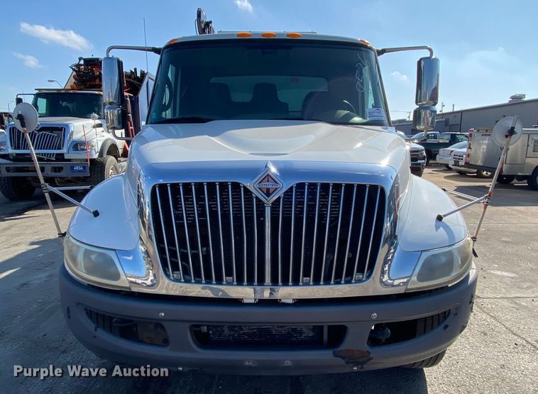 image for item DH7057 2009 International 4300  service truck