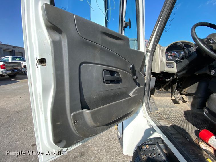 image for item DH7057 2009 International 4300  service truck