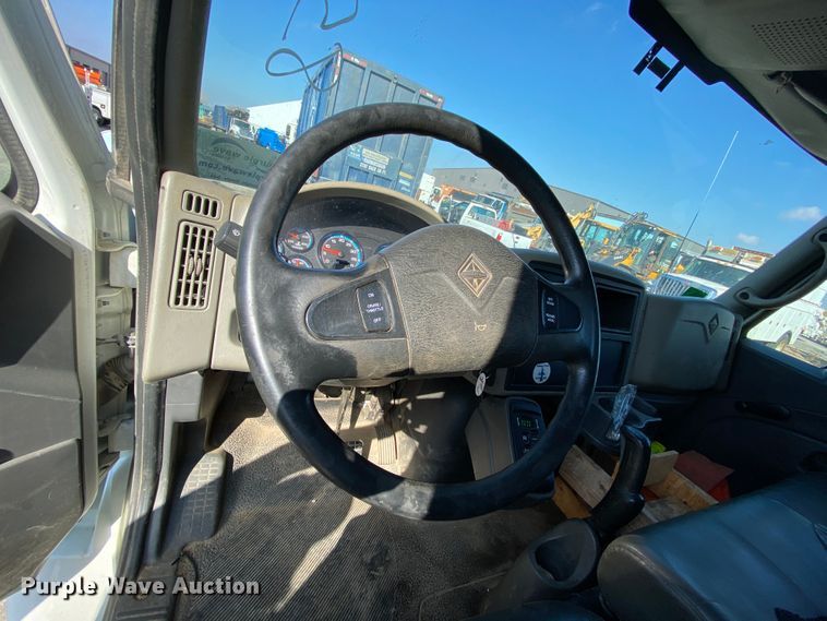 image for item DH7057 2009 International 4300  service truck