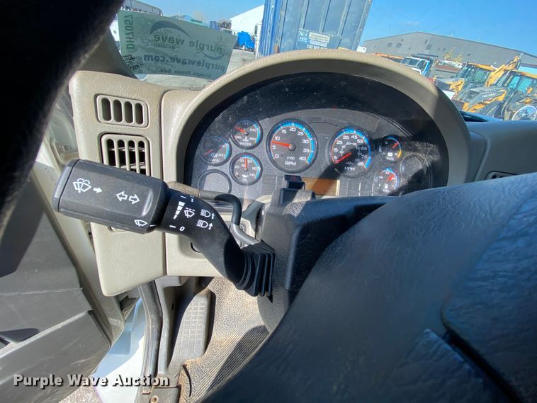 image for item DH7057 2009 International 4300  service truck