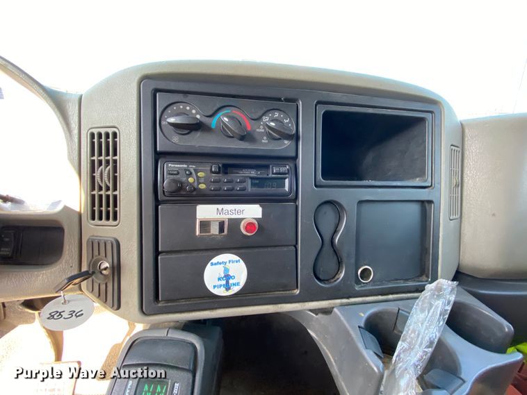 image for item DH7057 2009 International 4300  service truck