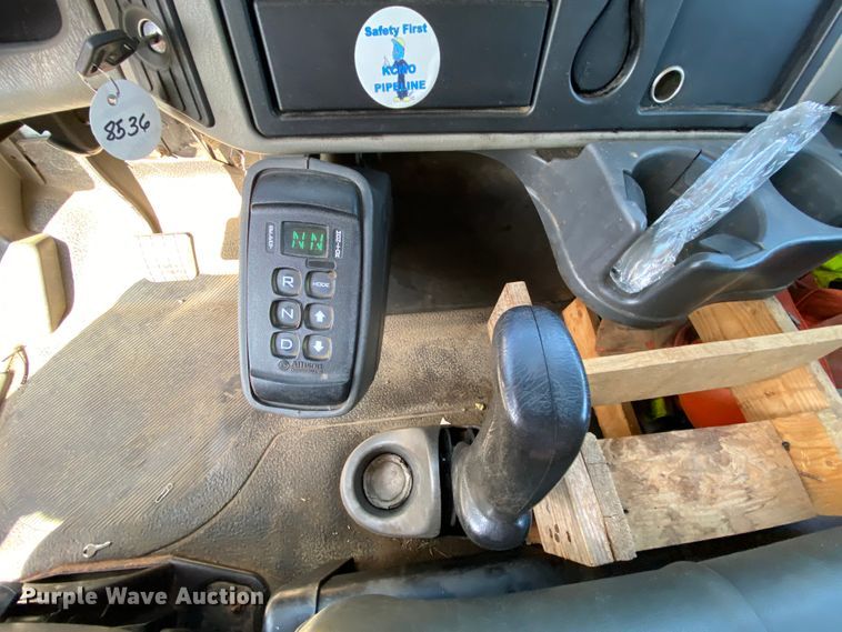 image for item DH7057 2009 International 4300  service truck