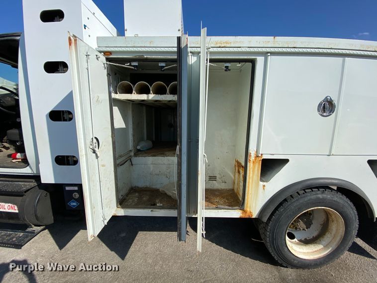 image for item DH7057 2009 International 4300  service truck