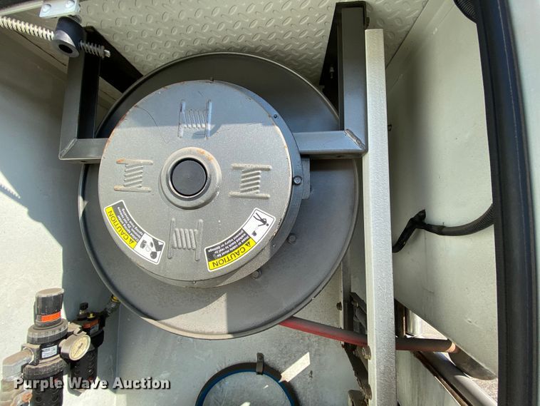 image for item DH7057 2009 International 4300  service truck