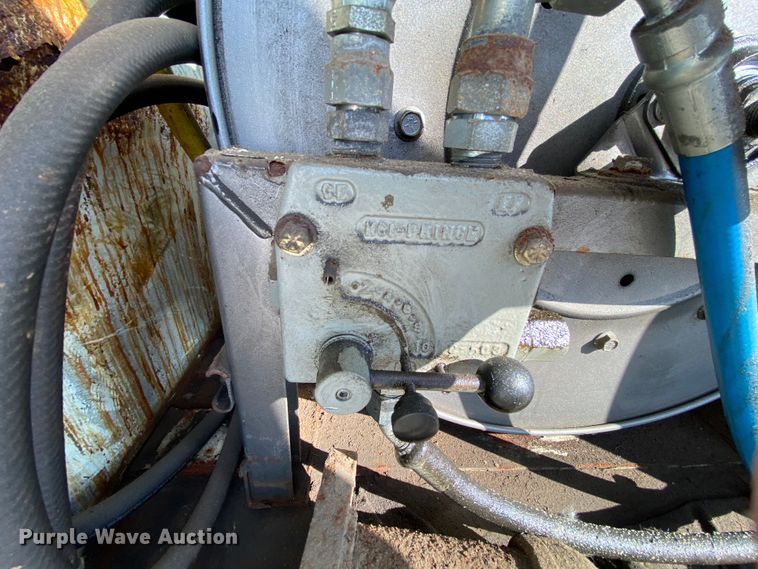 image for item DH7057 2009 International 4300  service truck