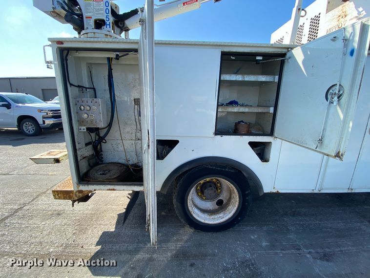 image for item DH7057 2009 International 4300  service truck