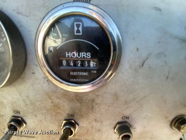 image for item DH7057 2009 International 4300  service truck