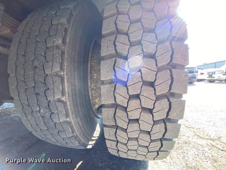 image for item DH7057 2009 International 4300  service truck