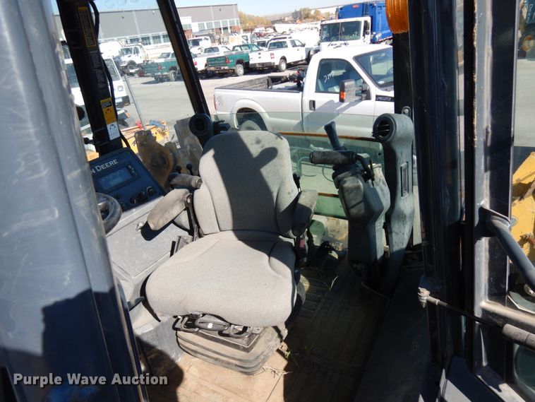 image for item DJ6000 2013 John Deere 410K  backhoe