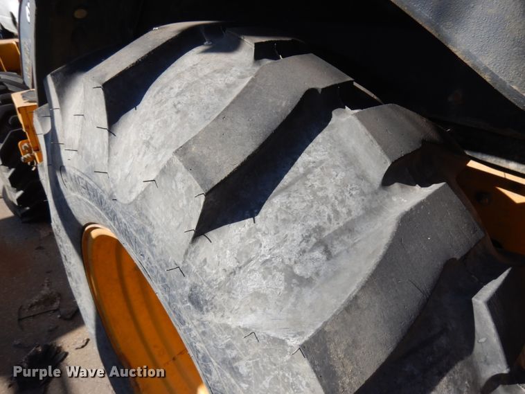 image for item DJ6000 2013 John Deere 410K  backhoe