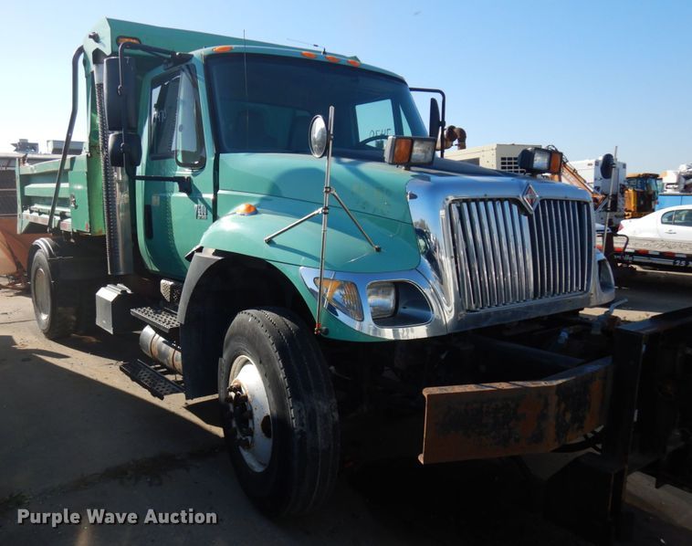 image for item DJ6003 2007 International 7400  dump truck