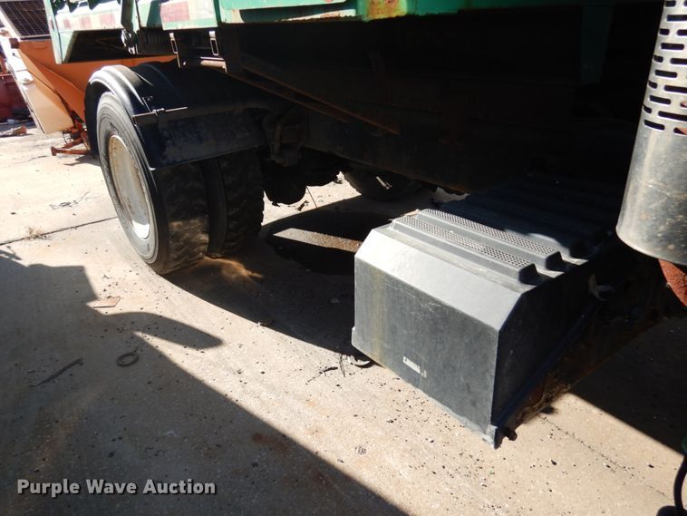 image for item DJ6003 2007 International 7400  dump truck