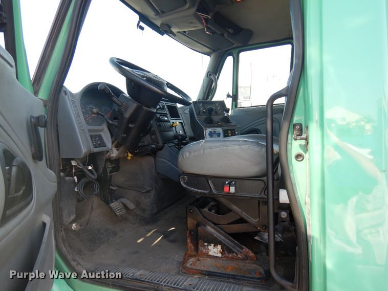 image for item DJ6003 2007 International 7400  dump truck