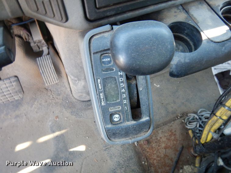 image for item DJ6003 2007 International 7400  dump truck