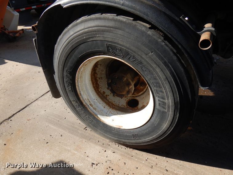 image for item DJ6003 2007 International 7400  dump truck