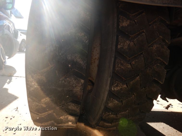 image for item DJ6003 2007 International 7400  dump truck