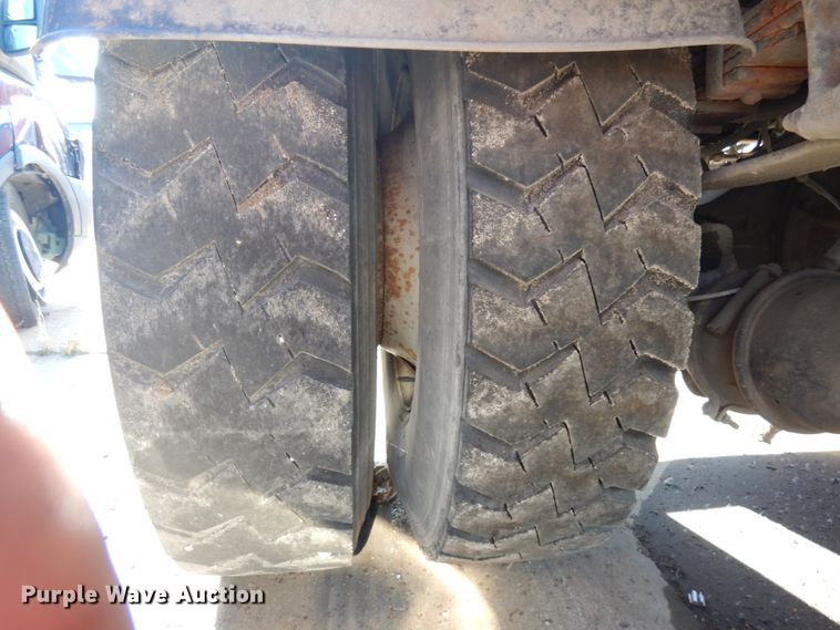 image for item DJ6003 2007 International 7400  dump truck