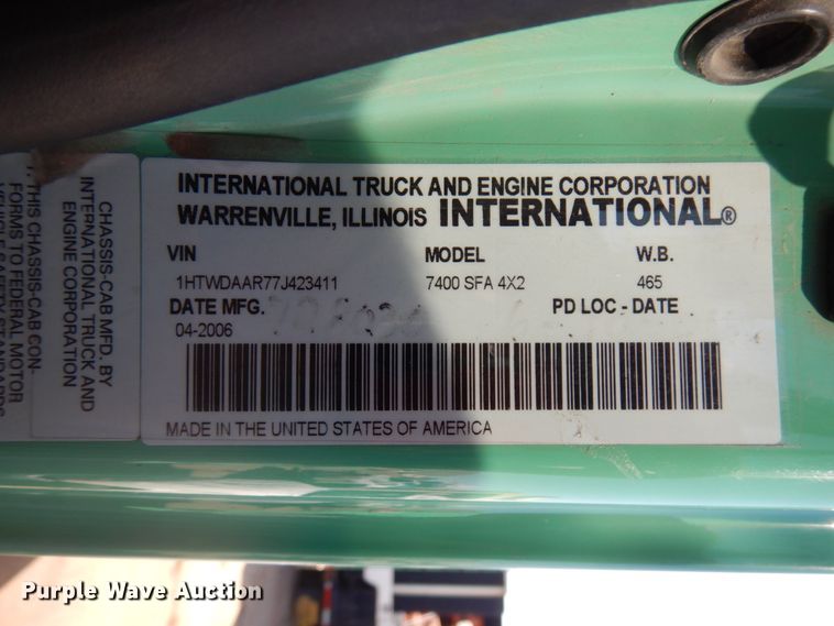 image for item DJ6003 2007 International 7400  dump truck