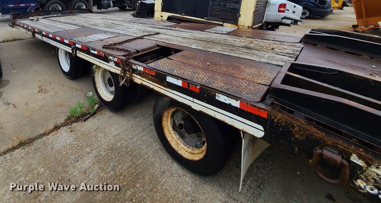 image for item DJ6006 2007 Eager Beaver equipment trailer