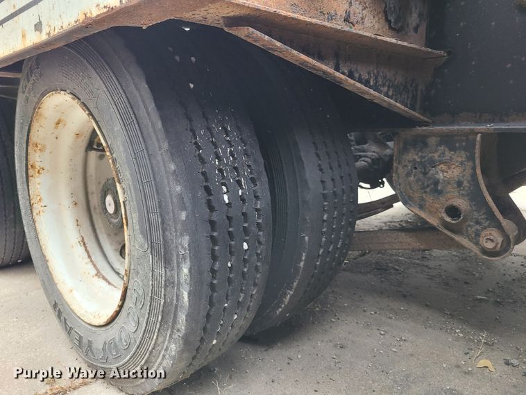 image for item DJ6006 2007 Eager Beaver equipment trailer