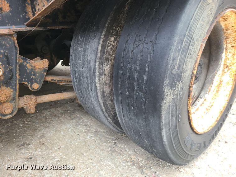 image for item DJ6006 2007 Eager Beaver equipment trailer