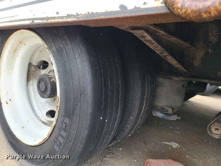 image for item DJ6006 2007 Eager Beaver equipment trailer